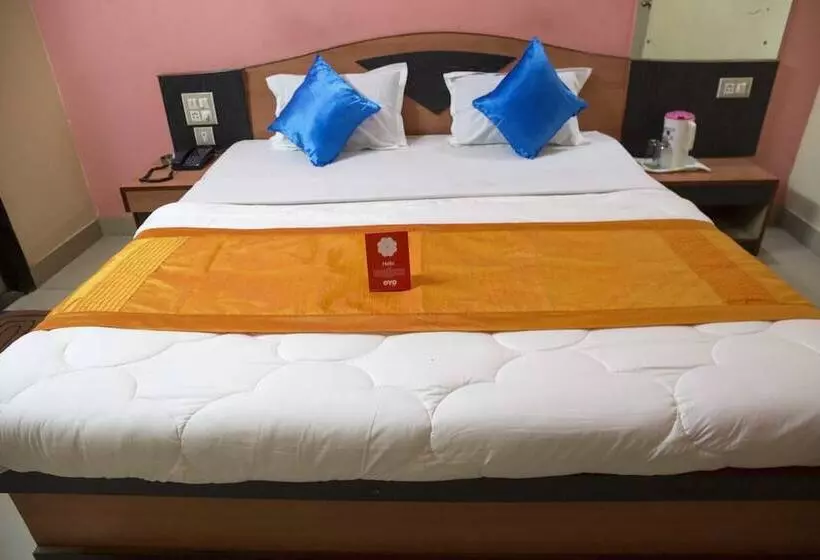 ホテル Trimurti Heights