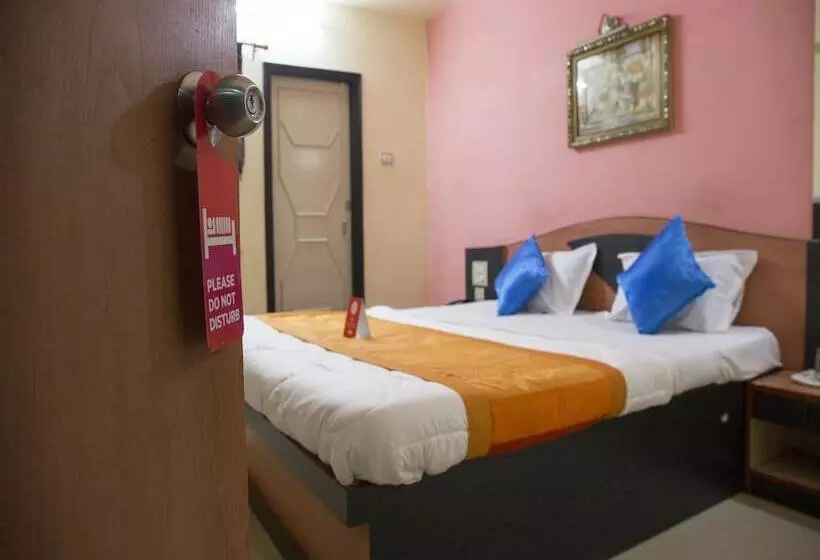 ホテル Trimurti Heights