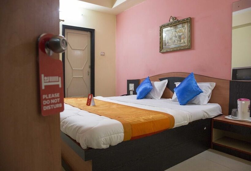 בית מלון כפרי Trimurti Heights