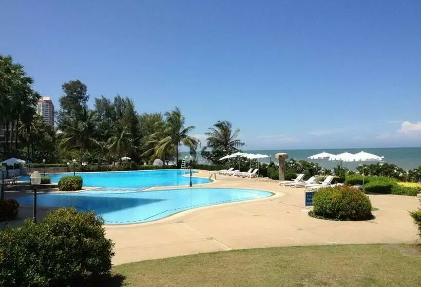 Cha Am Beach Club