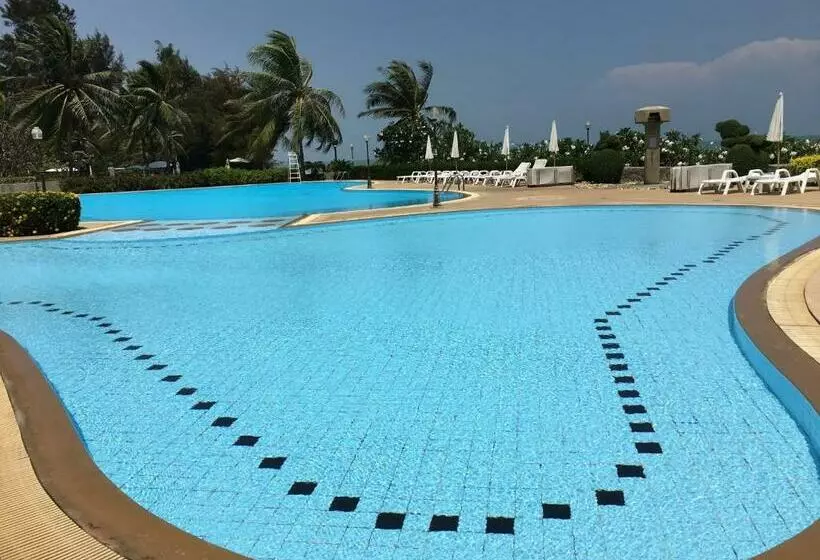Cha Am Beach Club