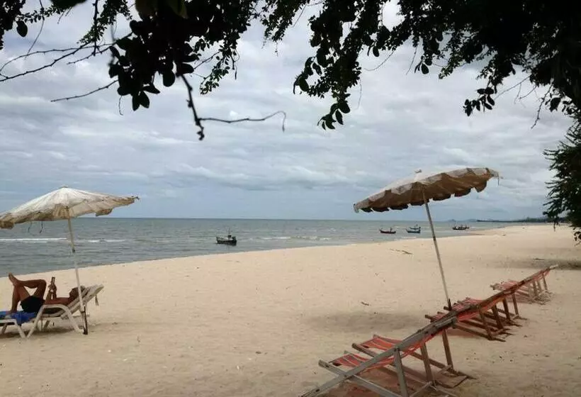 Cha Am Beach Club