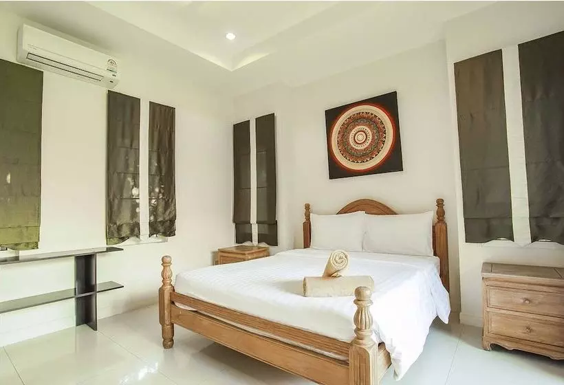 Natcha Pool Villa Pattaya