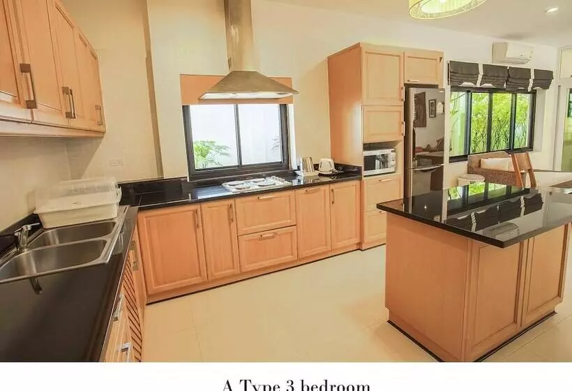 Natcha Pool Villa Pattaya