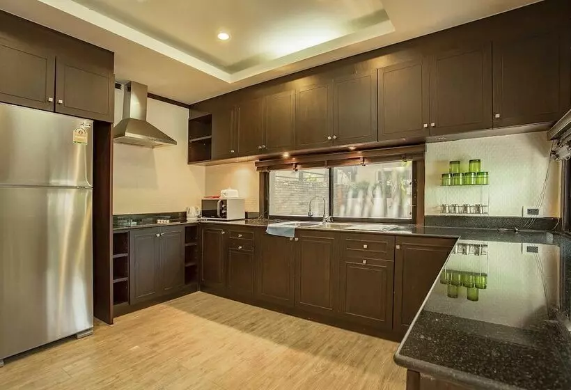 Natcha Pool Villa Pattaya