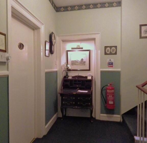 펜션 The Central Guesthouse