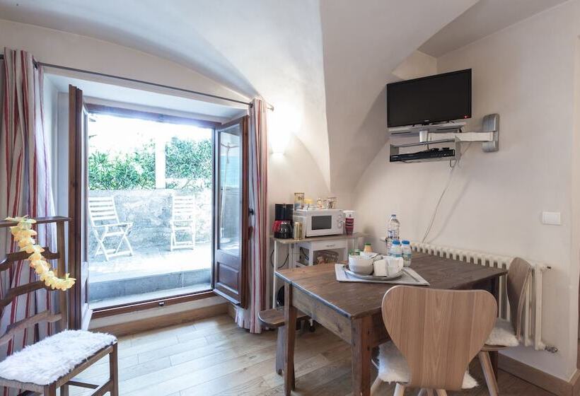 تختخواب و صبحانه Bed End Breakfast Du Centre