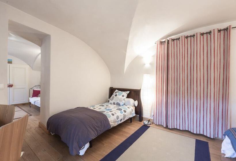 تختخواب و صبحانه Bed End Breakfast Du Centre