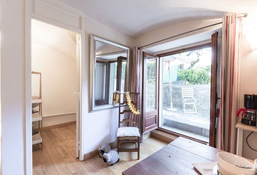 تختخواب و صبحانه Bed End Breakfast Du Centre