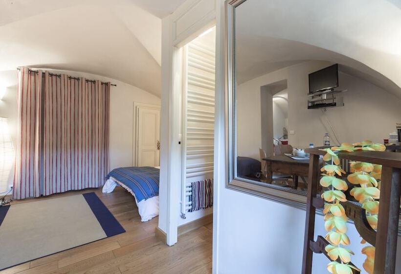 تختخواب و صبحانه Bed End Breakfast Du Centre