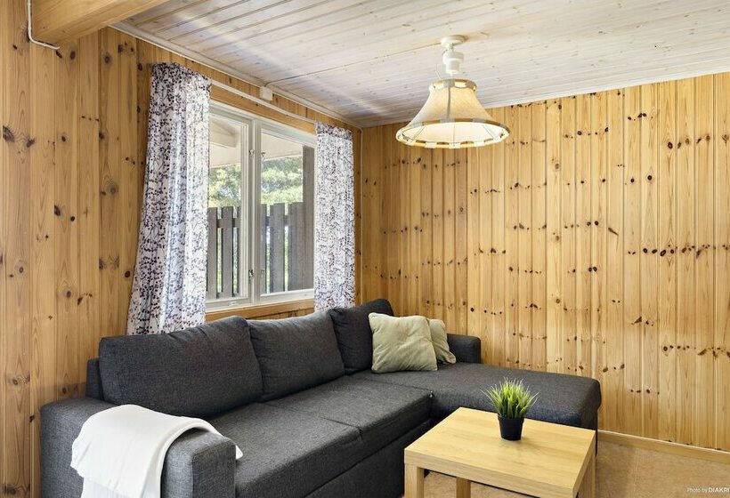 בית מלון כפרי First Camp Ekuddenmariestad