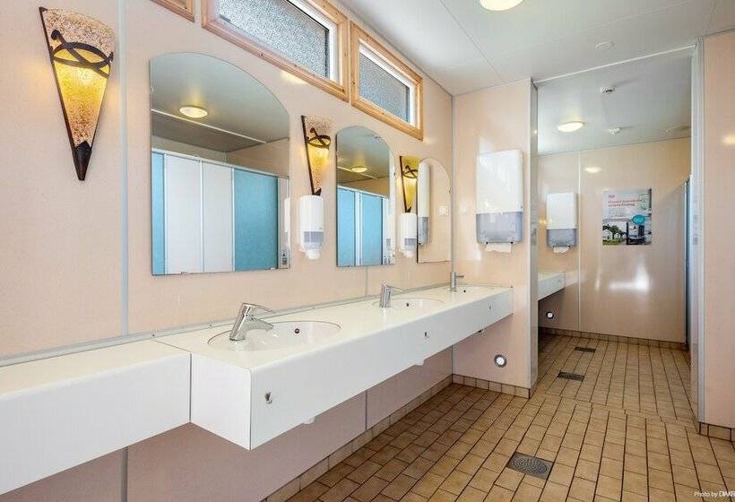 בית מלון כפרי First Camp Ekuddenmariestad