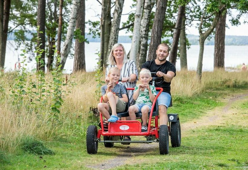 בית מלון כפרי First Camp Ekuddenmariestad