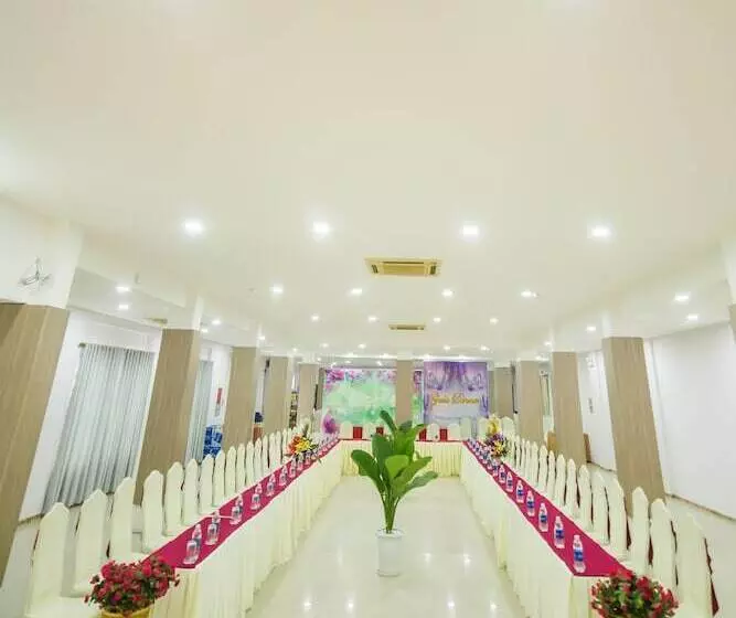 Green Hotel Danang