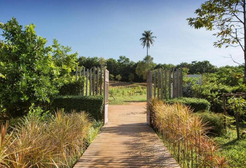 בית מלון כפרי Mira Montra Resort Koh Mak