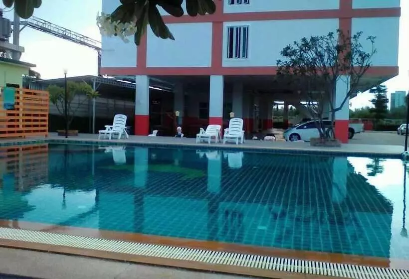 ホテル Peerapa Place