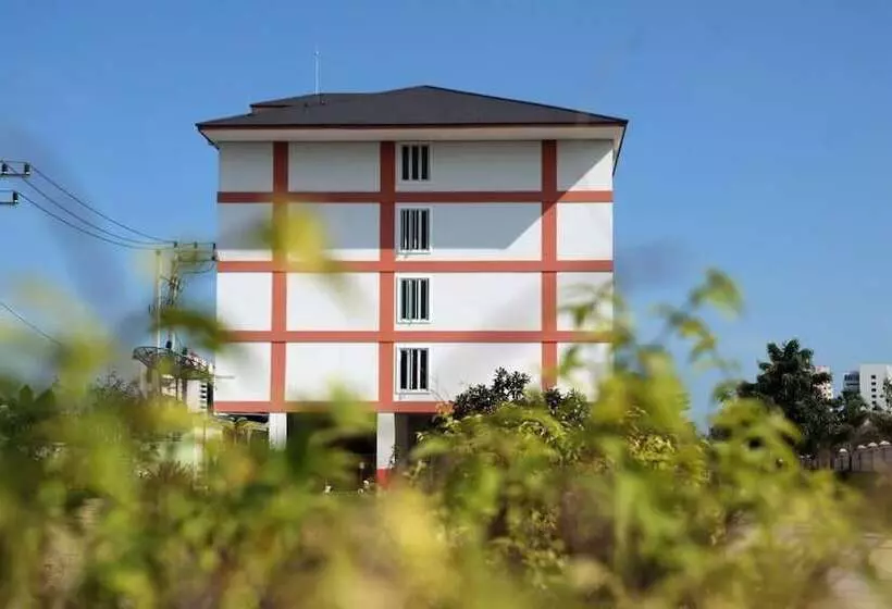 ホテル Peerapa Place