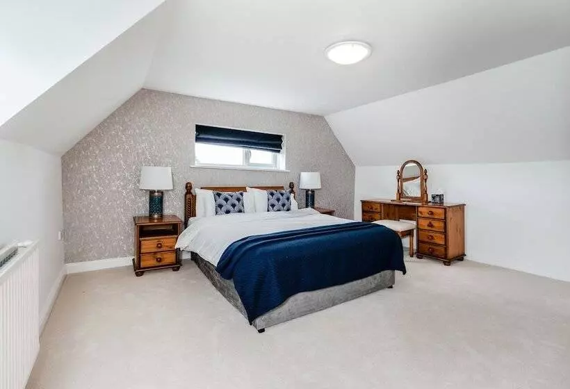 Pike & Eel Hotel And Marina