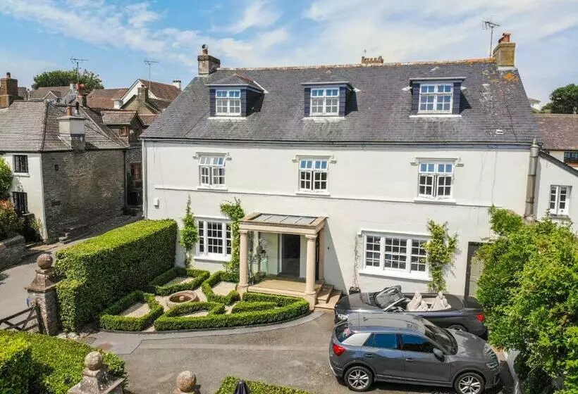 Bed and Breakfast Strete Barton House