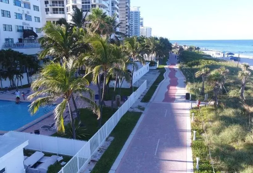 Deluxe Studios And Apartments At The Casablanca