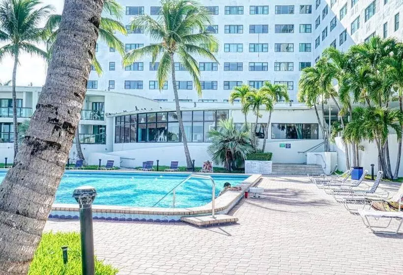 Deluxe Studios And Apartments At The Casablanca