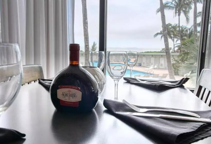 Deluxe Studios And Apartments At The Casablanca