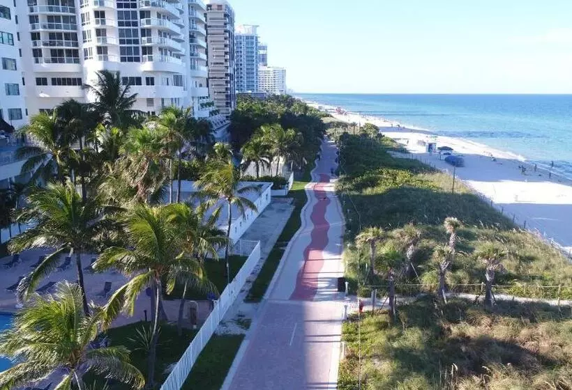 Deluxe Studios And Apartments At The Casablanca