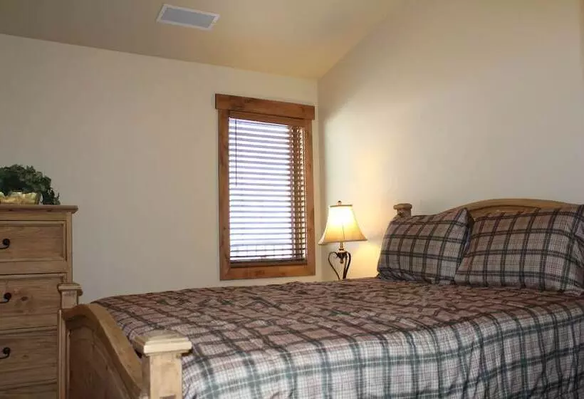 Glenwood Canyon Resort