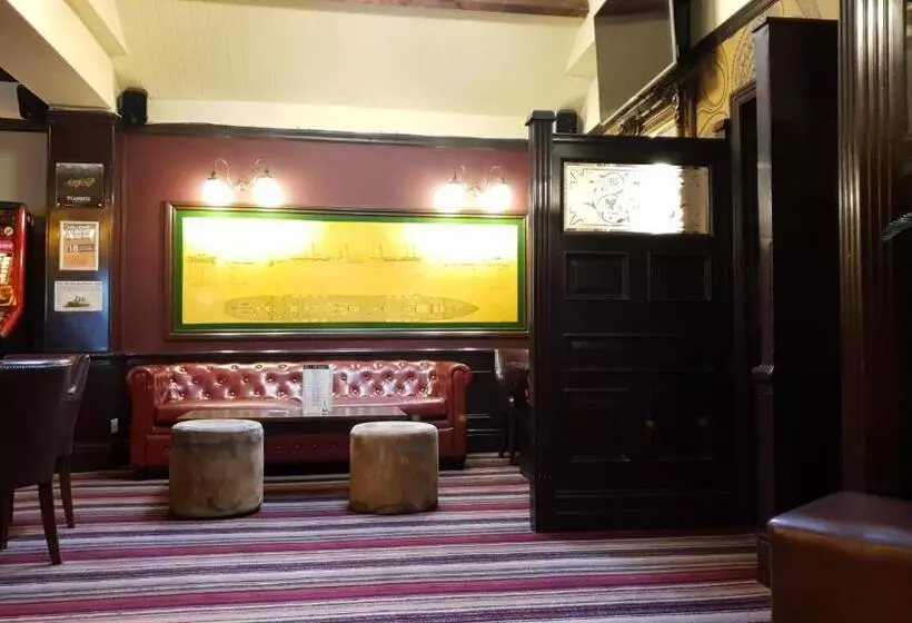 مسافرخانه The Grapes Pub