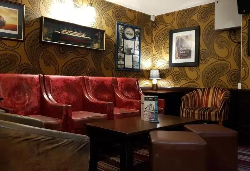مسافرخانه The Grapes Pub