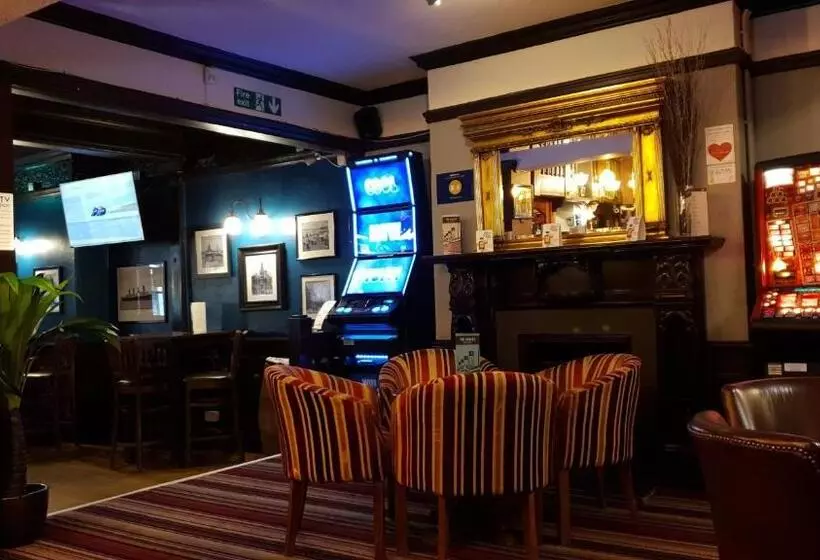 مسافرخانه The Grapes Pub