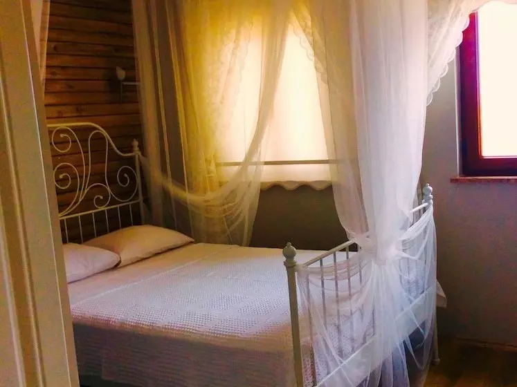 هتل Karina Vineyard House