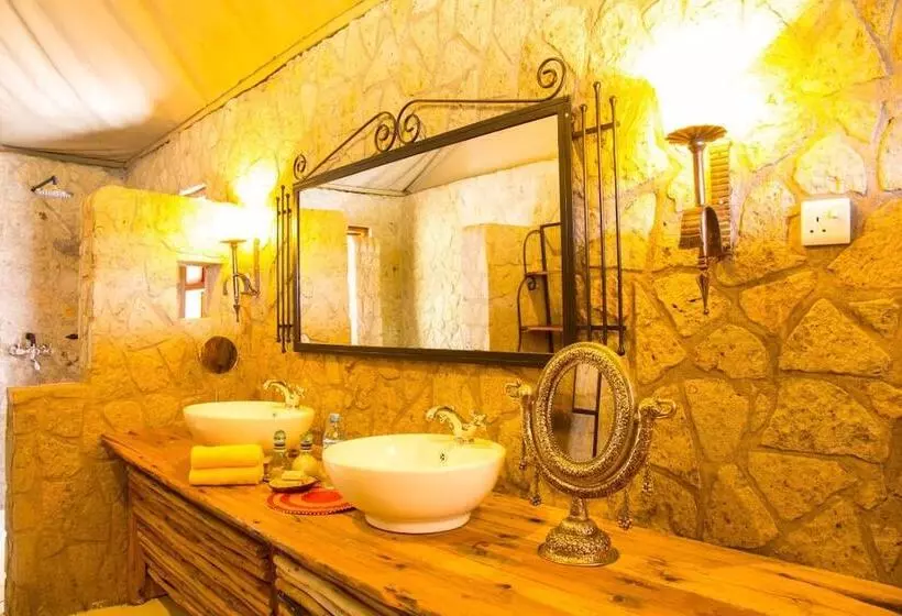 هتل Ngorongoro Forest Tented Lodge