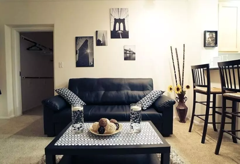 New Lyfe Finest Luxury Apartment