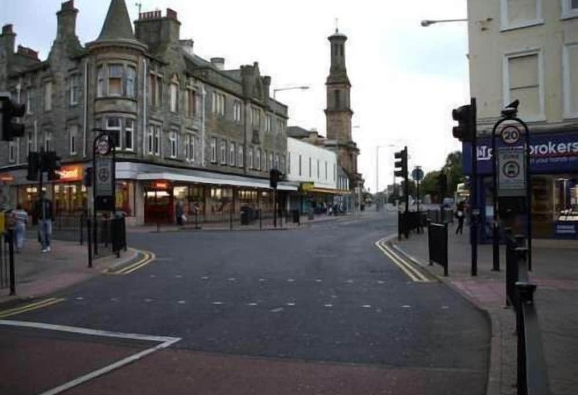 פנסיון Irvine Guest House