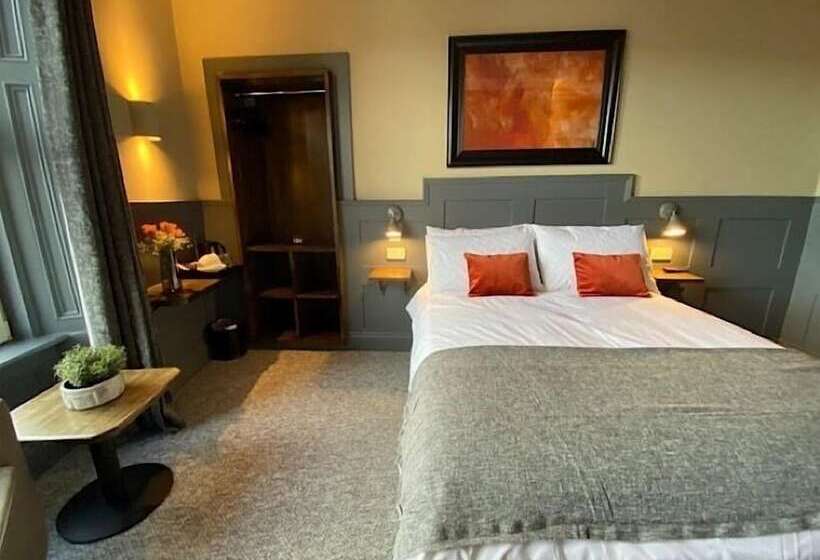 פנסיון Irvine Guest House