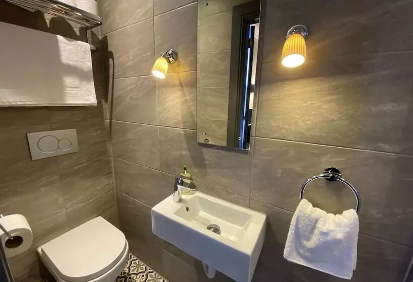 Majatalo Irvine Guest House