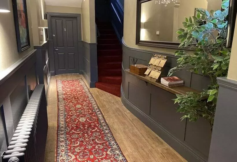 Majatalo Irvine Guest House