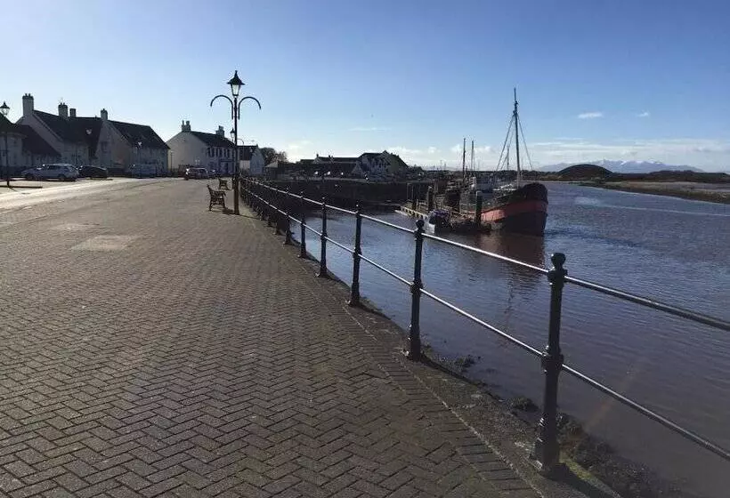 Majatalo Irvine Guest House