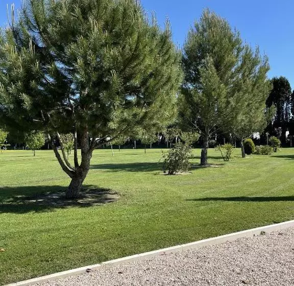 Majatalo Le Mas Des Chutes