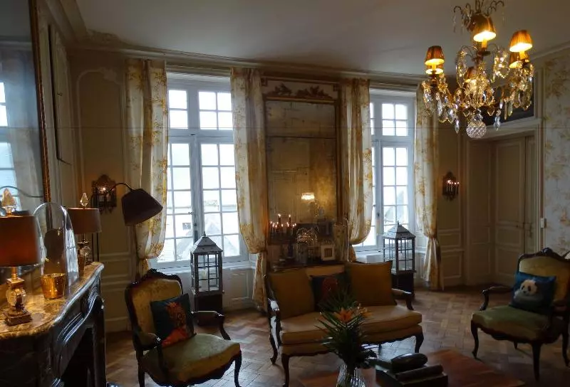 تختخواب و صبحانه Hôtel Particulier Le Clos De La Croix