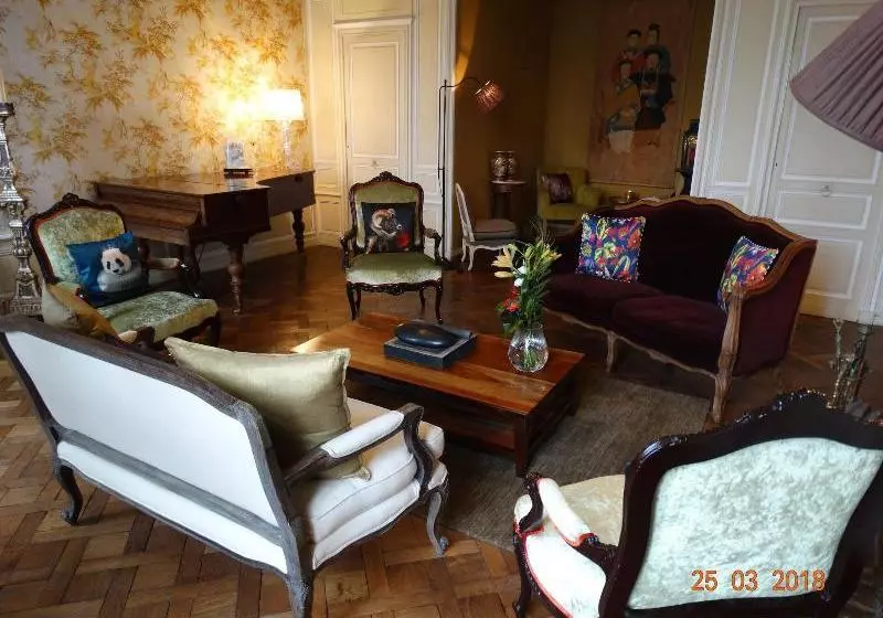 تختخواب و صبحانه Hôtel Particulier Le Clos De La Croix