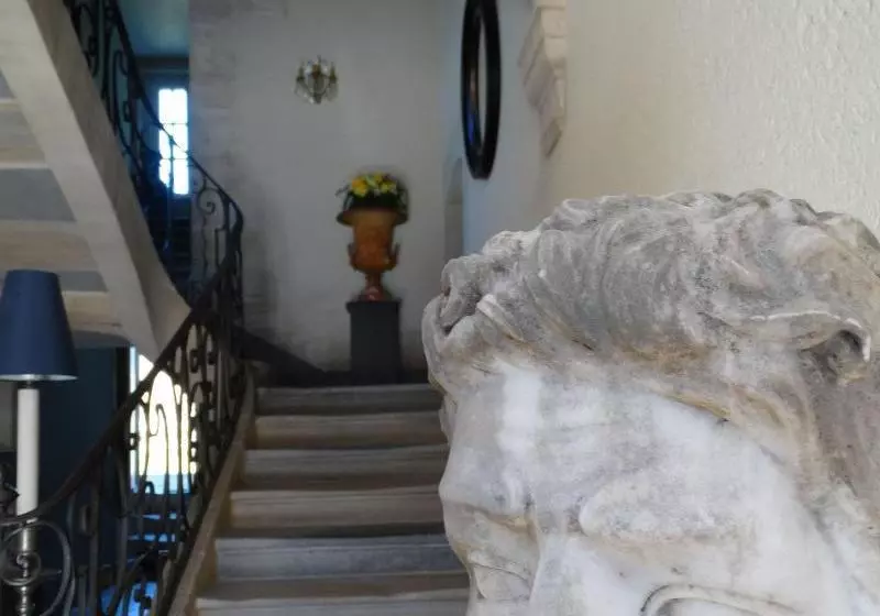 تختخواب و صبحانه Hôtel Particulier Le Clos De La Croix