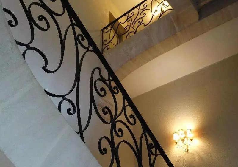 تختخواب و صبحانه Hôtel Particulier Le Clos De La Croix