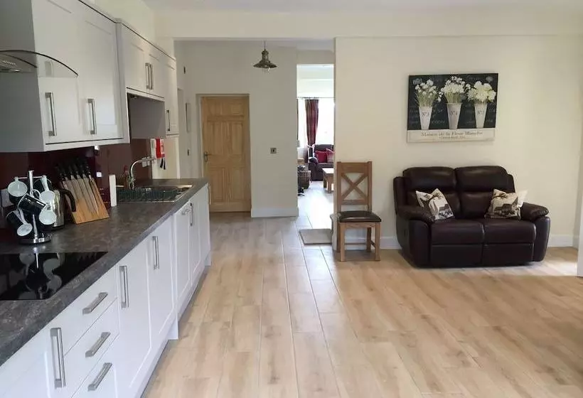 Chauffeur's Cottage