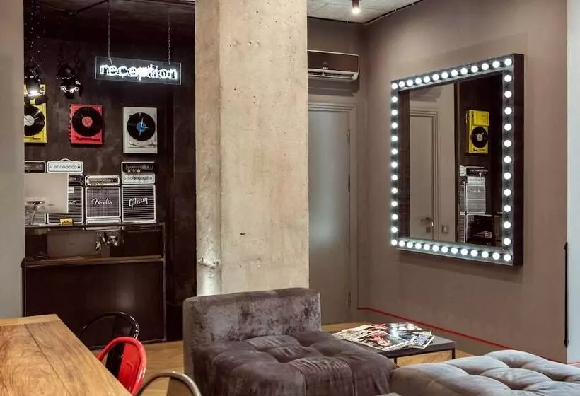 Design Hotel Rooms & Rumors