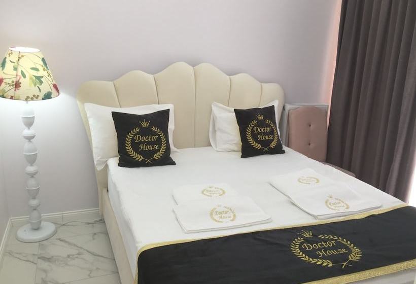 Doctor House Residence