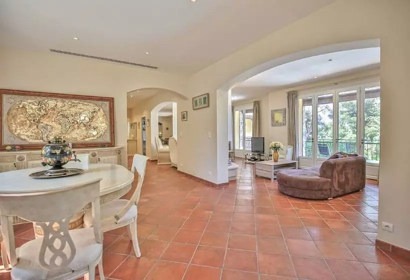 Grande Villa Proche Monaco