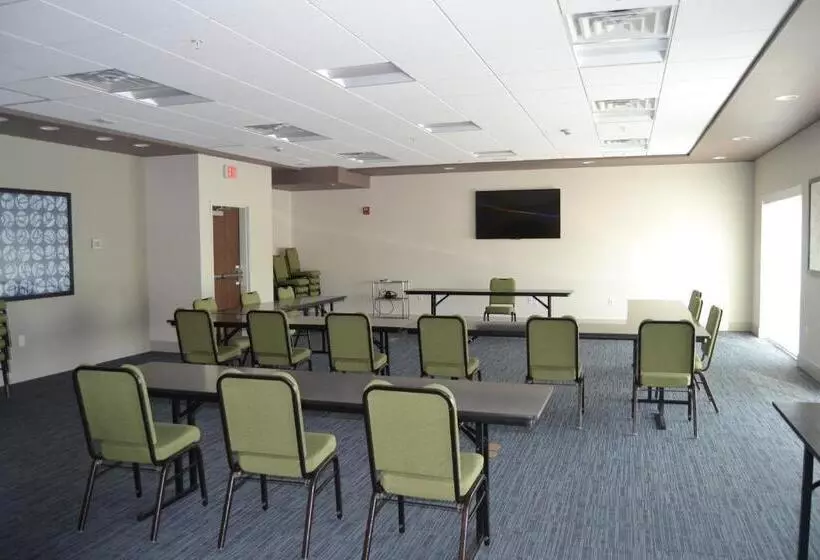 ホテル Holiday Inn Express & Suites Goodlettsville N   Nashville, An Ihg
