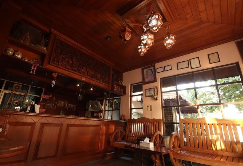 בית מלון כפרי Salathai